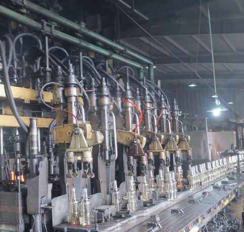 IS machine for glass bottle