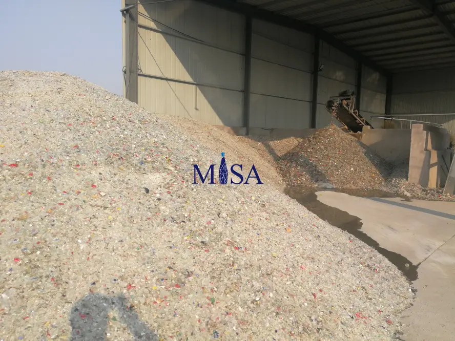 Sustainable glass bottle manufacturing and recycling processOur commitment to environmental